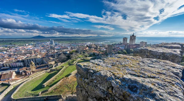 Panoramic view of the medieval town of Trujillo at dusk — Stock Photo, Image