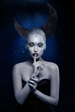 Güzel ay kız