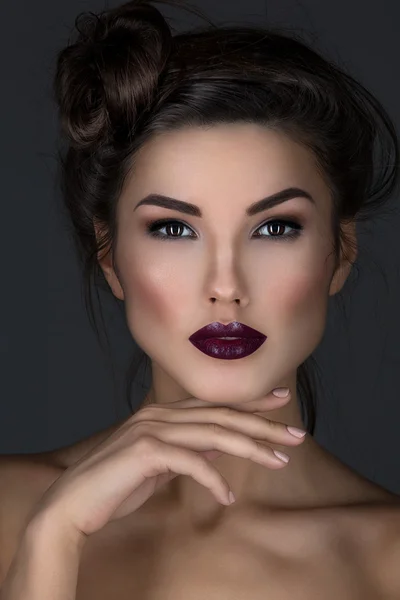 Girl with dark lips — Stock Photo, Image