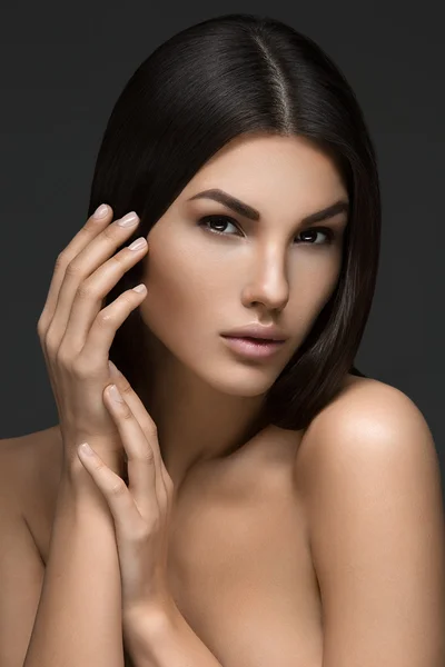 Beautiful woman with perfect skin — Stock Photo, Image