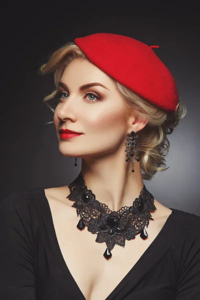 Beautiful lady in red beret — Stock Photo, Image