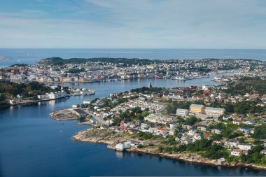 Uçak şehirden görüntüleyin