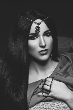 Arapça makyaj ile güzel kız