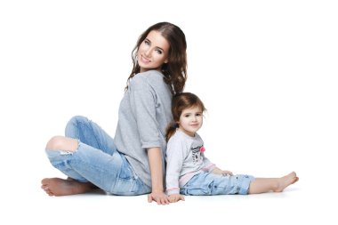 Küçük kızı ile güzel genç anne