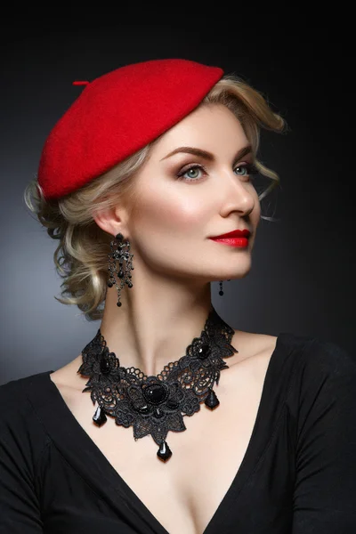 Beautiful lady in red beret — Stock Photo, Image