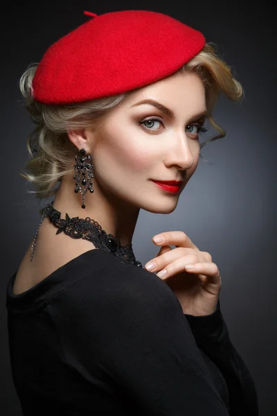 Beautiful lady in red beret — Stock Photo, Image