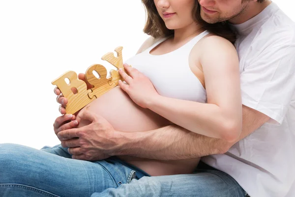 Couple attend un bébé — Photo