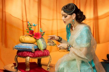 Gelin düğün pastası ile