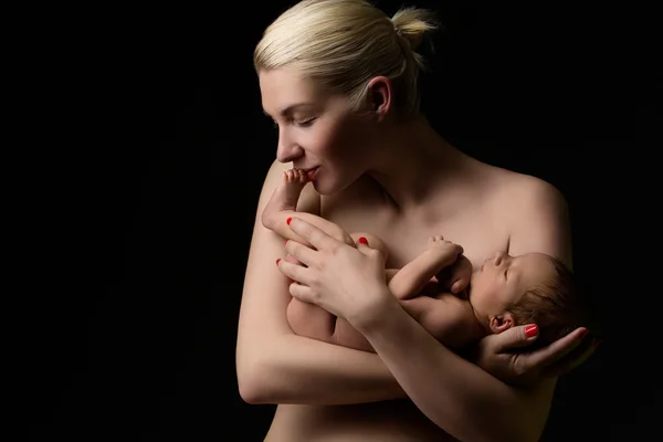 Mãe e filho recém-nascido — Fotografia de Stock