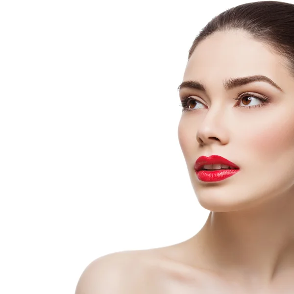 Mooi meisje met heldere rode lippen — Stockfoto