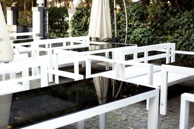 Tiflis, Gürcistan saat yemek arasında boş tablolar