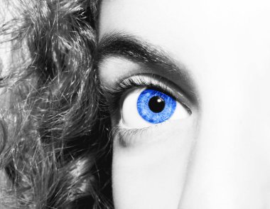 Güzel yorum içeren görünüm mavi gözler