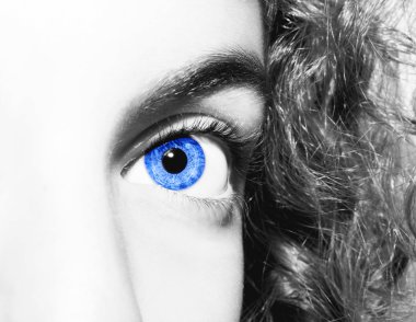 Güzel yorum içeren görünüm mavi gözler