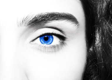 Güzel yorum içeren görünüm mavi gözler