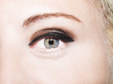 Anlayışlı güzel bakmak kadının gözleri