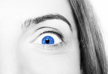 Güzel yorum içeren görünüm mavi gözler