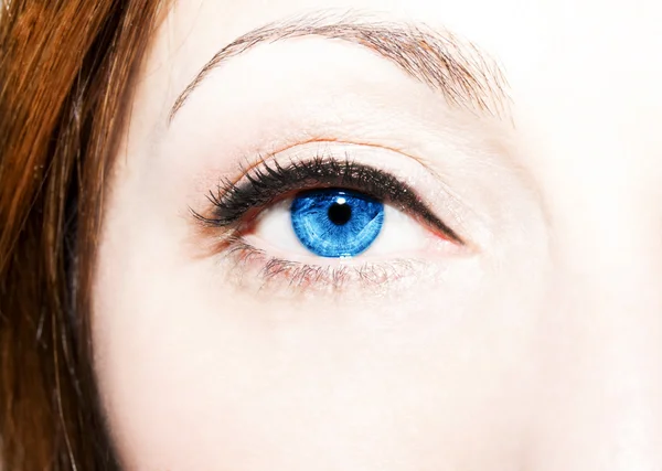 Mooie inzichtelijke look blauwe ogen — Stockfoto