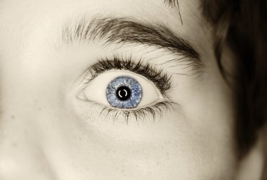 Bir anlayışlı güzel bakmak vintage çocuğun göz