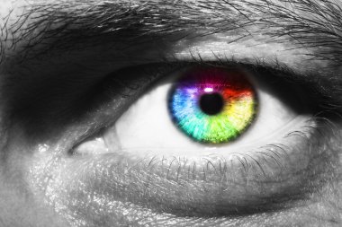 Adamın gökkuşağı göz görüntüsünü kapat.