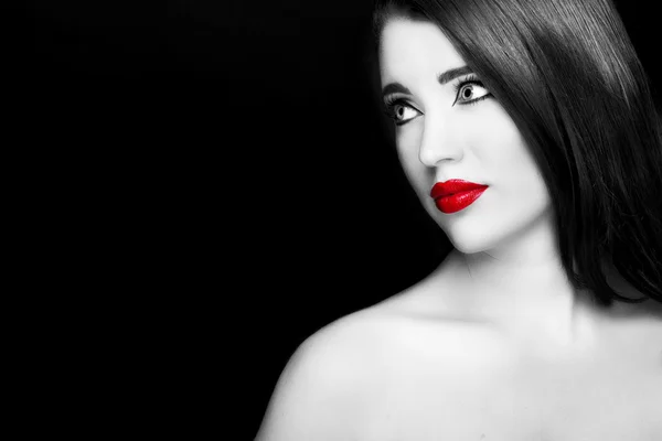 Gorgeous young woman with long eyelashes and red lips. — Stock Photo, Image