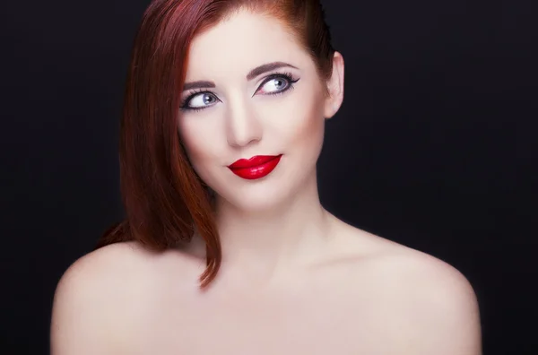 Gorgeous young woman with long eyelashes and red lips. — Stock Photo, Image