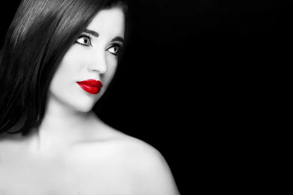 Gorgeous young woman with long eyelashes and red lips. — Stock Photo, Image