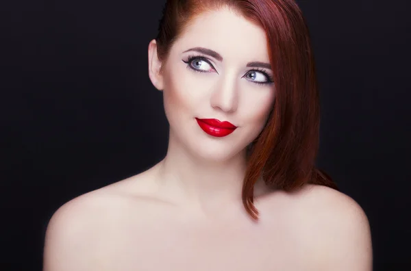 Gorgeous young woman with long eyelashes and red lips. — Stock Photo, Image