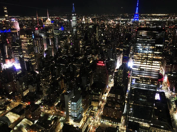 NEW-YORK, UAS 14 november 2020: Manhattan uitzicht vanuit de wolkenkrabber in New York, USA — Stockfoto