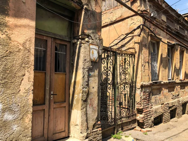 Draußen Straßen Alte Häuser Und Balkone Der Altstadt Von Tiflis — Stockfoto