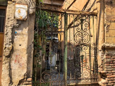 Eski şehir Tiflis, Georgia 'nın Açık Hava, Sokaklar, Eski Evler ve Balkonları