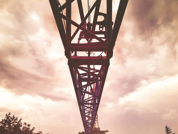 Eiserne Konstruktion Eines Krans Himmel Hintergrund Mtatsminda Park Auf Der — Stockfoto