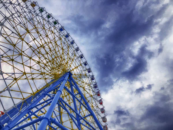 Uma Vista Deslumbrante Roda Gigante Contra Céu Partir Fundo Topo — Fotografia de Stock