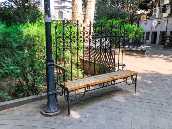 Long Wooden Bench Garden — Stock Photo, Image