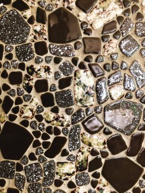 Doğal olarak taş dokusu veya kaya dokusu..