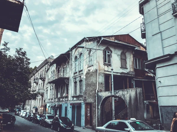 Tbilisi Georgia Julio 2019 Hermosa Calle Espaciosa Con Muchos Coches —  Fotos de Stock