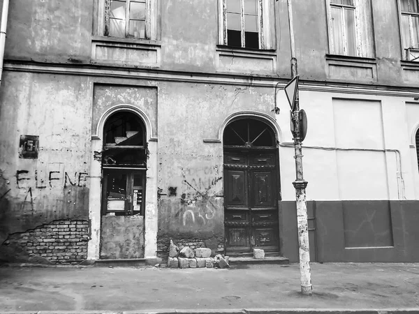 第比利斯老旧的建筑 大门和外部装饰 — 图库照片