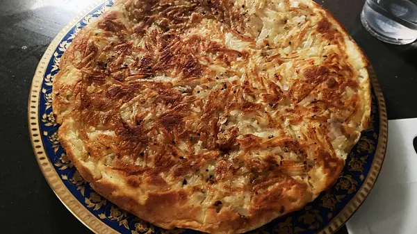 Torta Recém Assada Com Batatas Parece Delicioso Foto Alta Qualidade — Fotografia de Stock