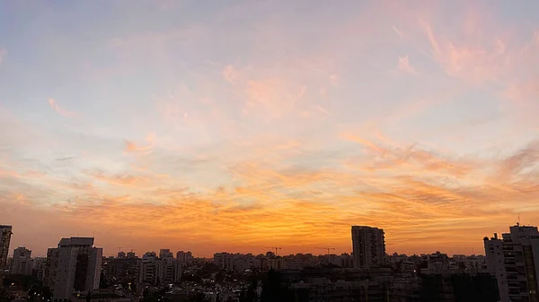 Vista Janela Cidade Pôr Sol Imagens Alta Qualidade — Fotografia de Stock