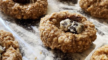 Çikolatalı ve muzlu yulaflı kurabiyeler. Yüksek kalite fotoğraf