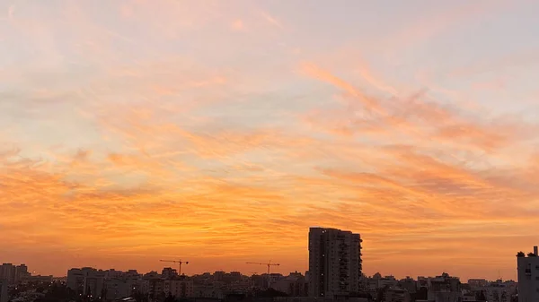 Vue Fenêtre Ville Coucher Soleil Images Haute Qualité — Photo