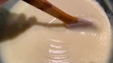 Kremayı çıtır çıtır yapma süreci.