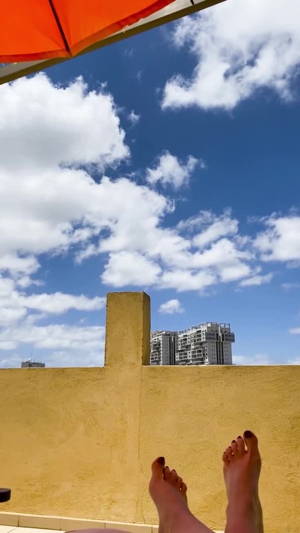 Posto Riposo Sul Tetto Del Mio Edificio — Video Stock