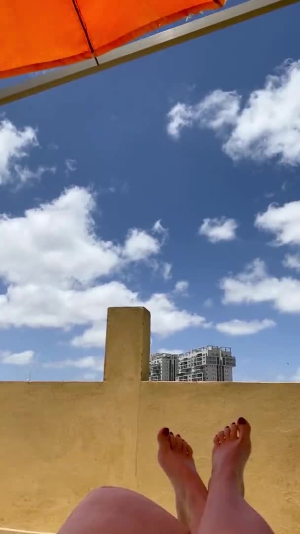 Posto Riposo Sul Tetto Del Mio Edificio — Video Stock