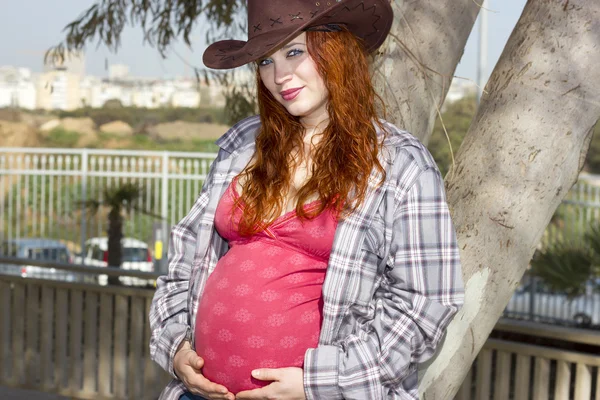 Schwangere erwartet einen Jungen — Stockfoto