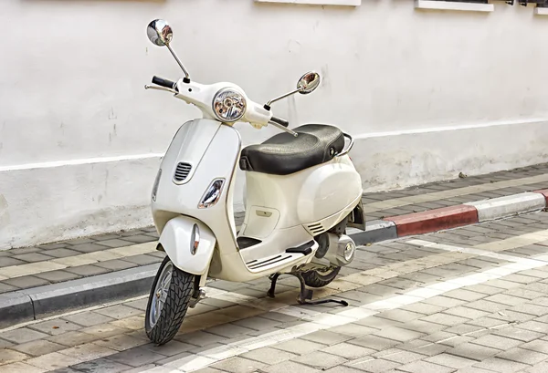 Vintage Italiaanse scooter Vespa Super — Stockfoto