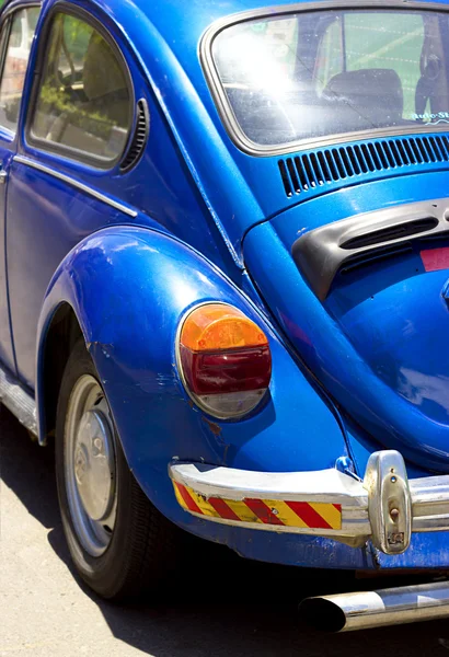 Color detail on the headlight of a vintage modern car — Stock Photo, Image