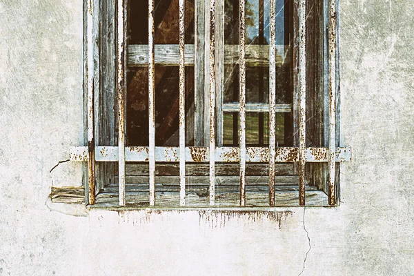 Old window in a derelict building — Stock Photo, Image