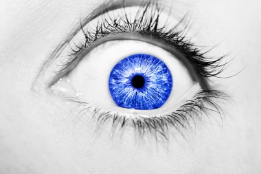 Güzel yorum içeren görünüm mavi gözler