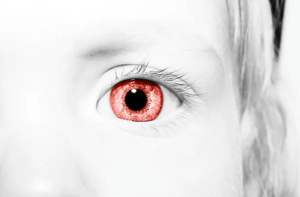 Belo olhar perspicaz olhos de cor — Fotografia de Stock