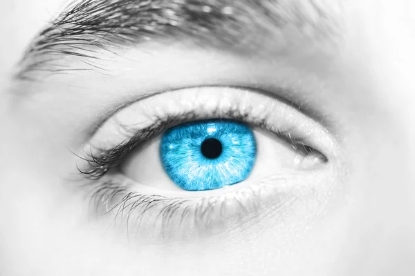 Aufschlussreicher Blick blaue Augen Junge — Stockfoto